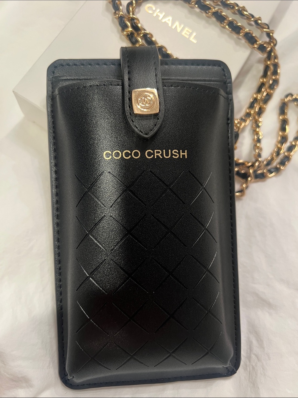 CHANEL Black Coco Crush Quilted Leather Phone Case with Gold Chain - Picture 4 of 5